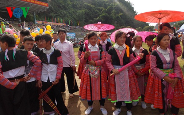 Moc Chau : lancement de la fête culturelle des ethnies 2017 - ảnh 1