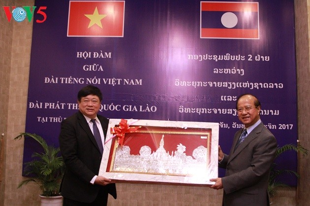 La VOV intensifie sa coopération avec la radio nationale du Laos - ảnh 2