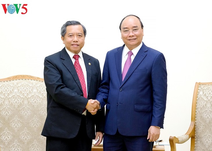 Nguyên Xuân Phuc reçoit les hôtes du Laos - ảnh 1