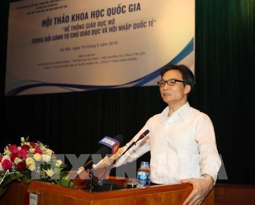 Le vice-Premier ministre Vu Duc Dam plaide pour une éducation ouverte - ảnh 1