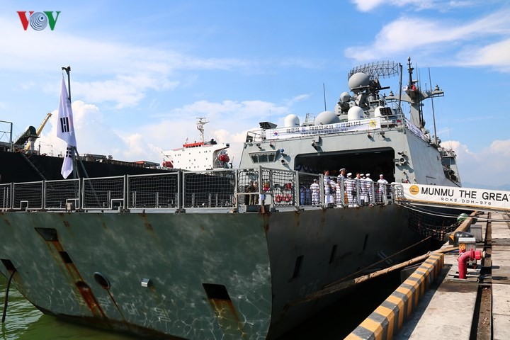 Un destroyer de la Marine sud-coréenne visite Da Nang - ảnh 1