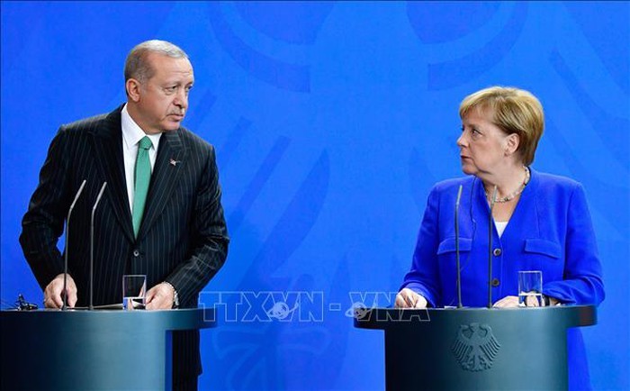 A Berlin, Erdogan plaide pour la libéralisation des visas - ảnh 1