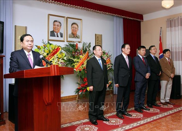 Réception en l’honneur du 60e anniversaire de la visite de Kim Il-sung au Vietnam  - ảnh 1