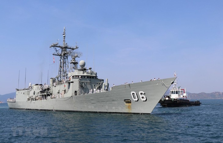 Deux navires de la Marine royale australienne en visite au Vietnam - ảnh 1