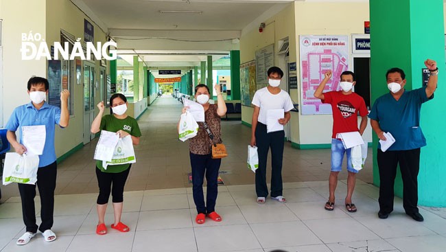 Covid-19: cinq malades guéris à l’hôpital de Pneumologie de Danang - ảnh 1