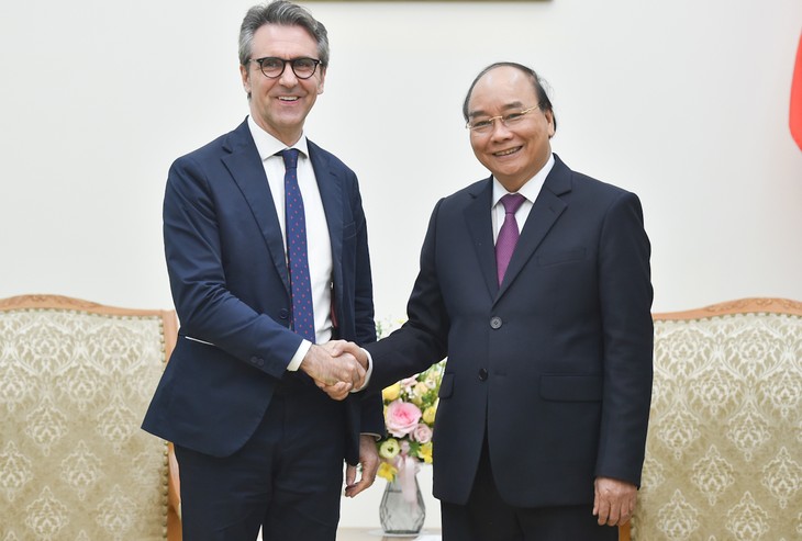 Le Premier ministre rencontre le chef de la Délégation de l’UE au Vietnam - ảnh 1