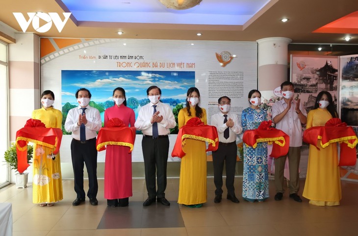 Exposition: «Promouvoir le tourisme vietnamien par le patrimoine archivistique animé» - ảnh 1