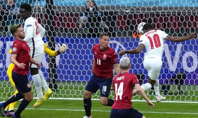 Euro 2021: La Croatie domine l’Écosse, l'Angleterre bat la République Tchèque - ảnh 1
