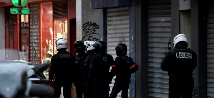 Prise d'otage à Paris: l'une des deux femmes retenues libérée - ảnh 1