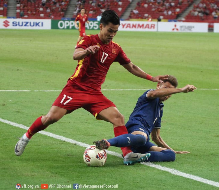 Football: Le Vietnam perd le match aller de la demi-finale de la Coupe d’Asie du Sud-Est - ảnh 1