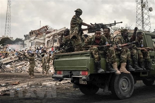 Somalie: treize terroristes d'Al-Shabaab tués dans une frappe aérienne américaine - ảnh 1