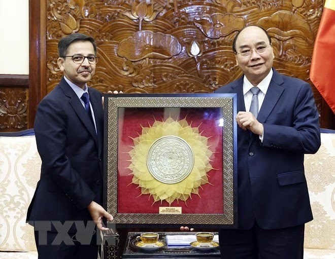 Nguyên Xuân Phuc reçoit l’ambassadeur sortant d’Inde au Vietnam - ảnh 1