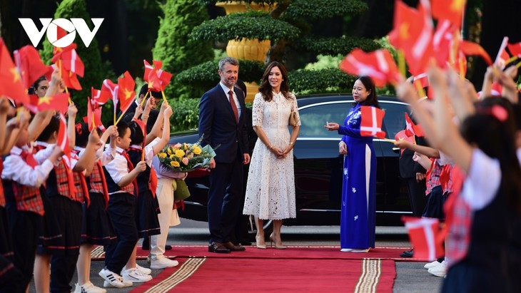Les dirigeants vietnamiens reçoivent le prince héritier Frederik de Danemark - ảnh 1