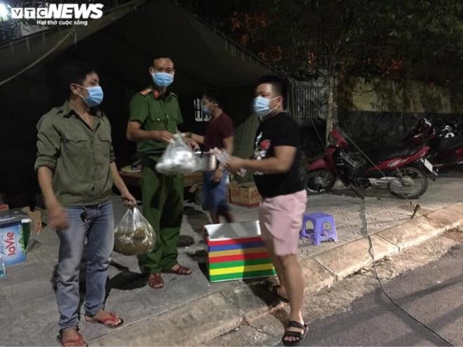 TP Đông Hà ra sao trong ngày đầu thực hiện giãn cách xã hội? - ảnh 11