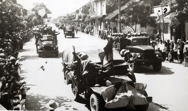 Những hình ảnh quý về Ngày giải phóng Thủ đô 10/10/1954 - ảnh 7