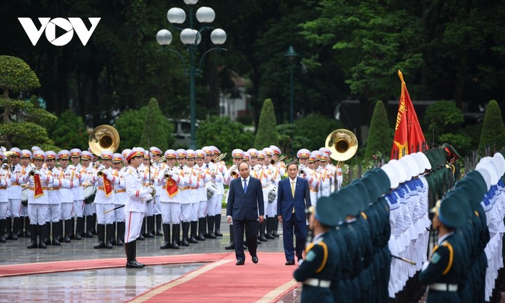 Toàn cảnh lễ đón chính thức Thủ tướng Nhật Bản Suga Yoshihide tại Phủ Chủ tịch - ảnh 7