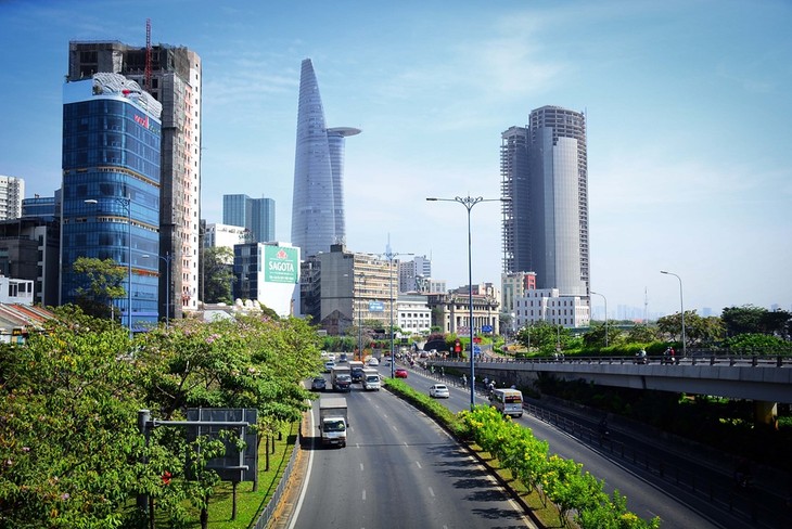 Kết hợp kiến trúc cổ điển, hiện đại trong sự phát triển Thành phố Hồ Chí Minh - ảnh 11