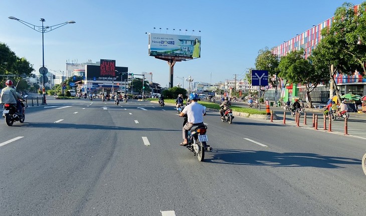 Thành phố Hồ Chí Minh bắt đầu thực hiện giãn cách xã hội - ảnh 8