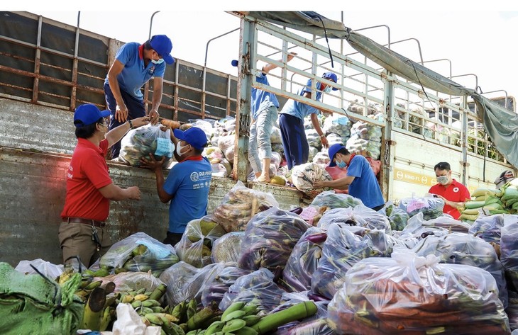 Tình người trong đại dịch ở Thành phố Hồ Chí Minh - ảnh 18