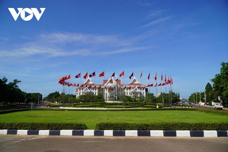 Việt Nam đang phát triển quan hệ ngoại giao với nhiều nước trên thế giới. Đặc biệt, sau khi gia nhập WTO, Việt Nam đã đẩy mạnh kết nối với các đối tác trên thế giới, đặc biệt là các quốc gia phát triển. Điều này giúp mở rộng thị trường xuất khẩu, thu hút các khoản đầu tư bên ngoài và nâng cao tỷ lệ năng suất lao động.