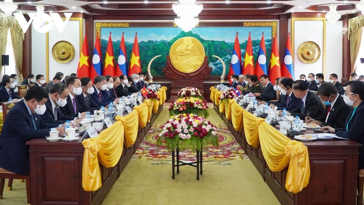 Lễ đón trọng thể Chủ tịch nước Nguyễn Xuân Phúc thăm hữu nghị chính thức Lào - ảnh 5