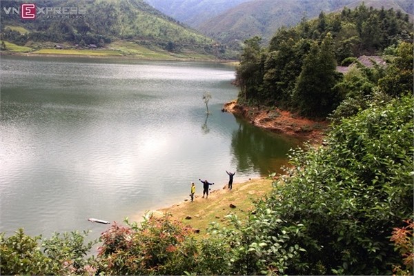 Hồ Séo Mý Tỷ, vẻ đẹp giữa núi rừng Tây Bắc - ảnh 11