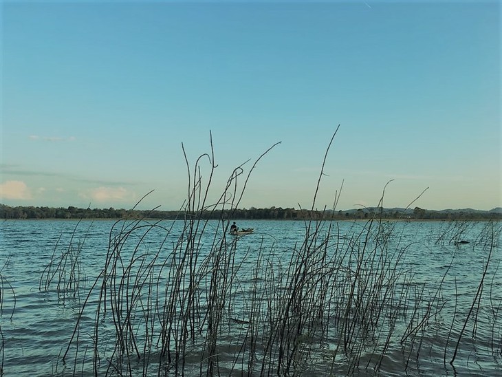 Vẻ đẹp hồ Ea Kao ở Đắk Lắk - ảnh 10