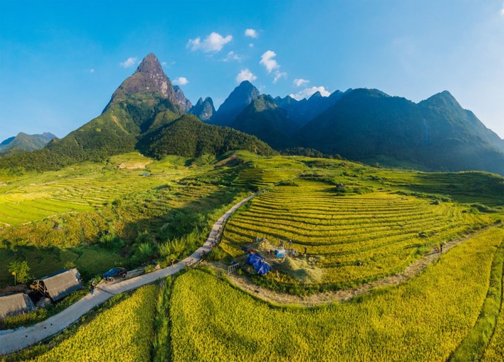 Vẻ đẹp dãy núi Chu Va, Lai Châu - ảnh 2