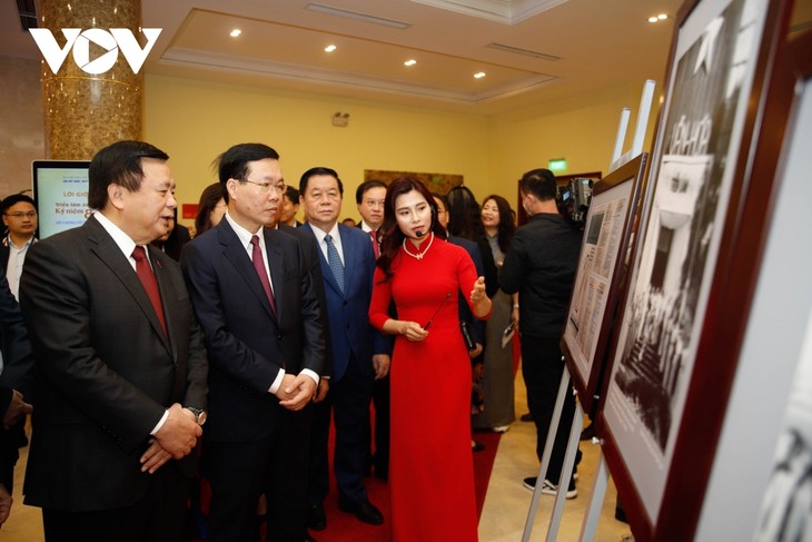 Khai mạc triển lãm ảnh kỷ niệm 80 năm Đề cương về văn hoá Việt Nam - ảnh 3