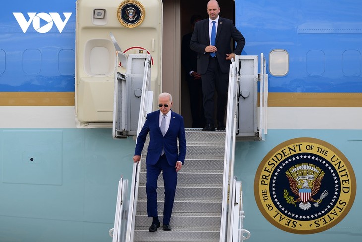 Tổng thống Joe Biden đến sân bay Nội Bài, bắt đầu chuyến thăm cấp Nhà nước Việt Nam - ảnh 3