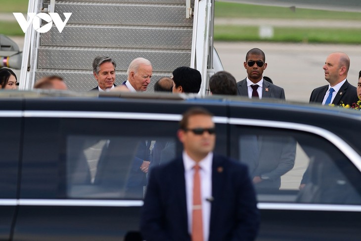 Tổng thống Joe Biden đến sân bay Nội Bài, bắt đầu chuyến thăm cấp Nhà nước Việt Nam - ảnh 8