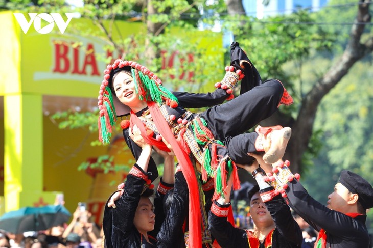 Hàng nghìn người trình diễn Carnaval Thu Hà Nội trên phố đi bộ Hồ Hoàn Kiếm - ảnh 6