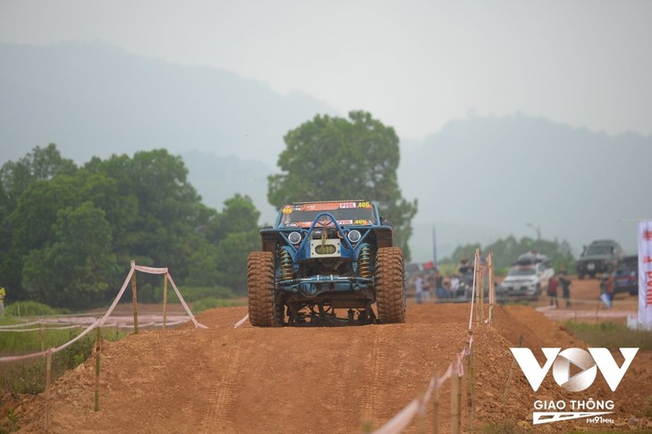 Thót tim những cú lật xe tại Giải đua xe Ô tô địa hình Việt Nam 2023 - ảnh 13