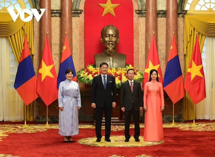 Toàn cảnh Lễ đón Tổng thống Mông Cổ thăm cấp Nhà nước tới Việt Nam - ảnh 4