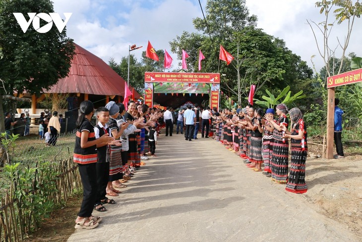 Vui hội kết đoàn tại vùng cao biên giới tỉnh Quảng Nam - ảnh 9