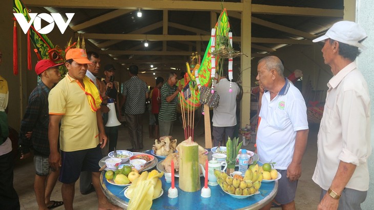 Phum Sóc rộn ràng chuẩn bị đón Lễ hội đua ghe Ngo đồng bào Khmer - ảnh 10