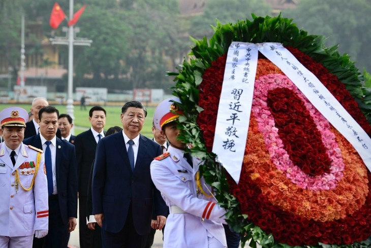 Tổng Bí thư, Chủ tịch Trung Quốc Tập Cận Bình đặt vòng hoa, viếng Lăng Chủ tịch Hồ Chí Minh - ảnh 2