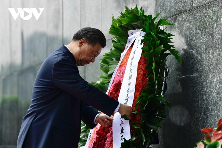 Tổng Bí thư, Chủ tịch Trung Quốc Tập Cận Bình đặt vòng hoa, viếng Lăng Chủ tịch Hồ Chí Minh - ảnh 4