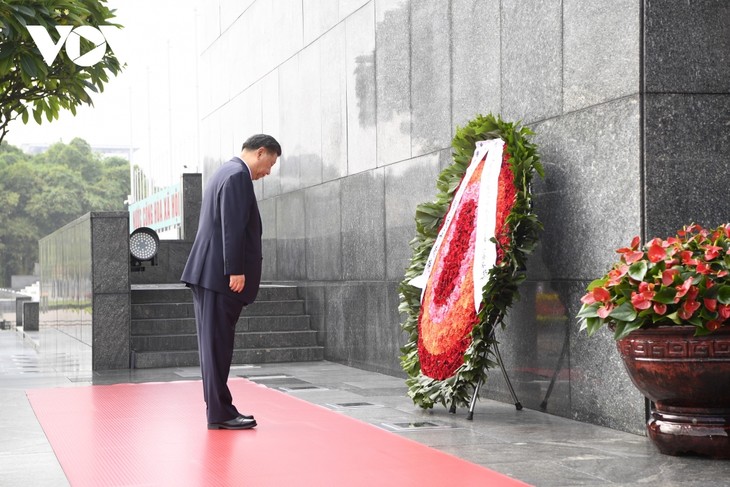 Tổng Bí thư, Chủ tịch Trung Quốc Tập Cận Bình đặt vòng hoa, viếng Lăng Chủ tịch Hồ Chí Minh - ảnh 5