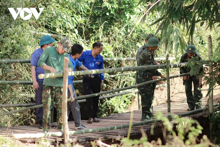 Ấm áp tình quân dân nơi biên giới Điện Biên - ảnh 7