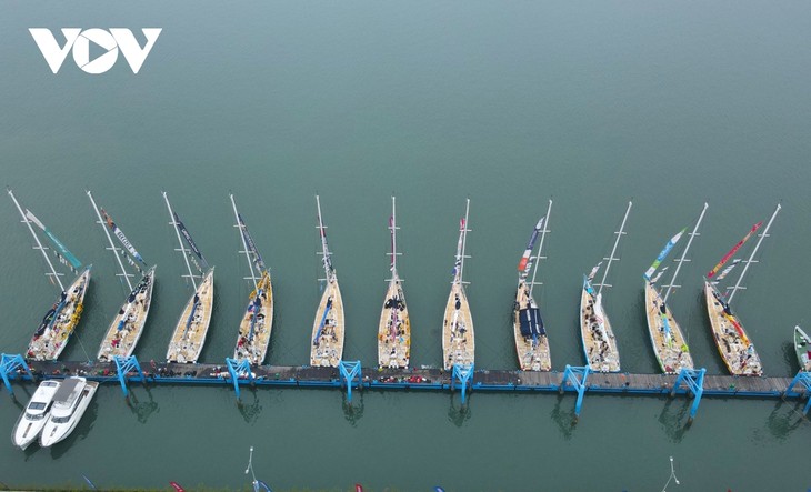 Cận cảnh 11 chiếc thuyền buồm Clipper Race tại Hạ Long - ảnh 2