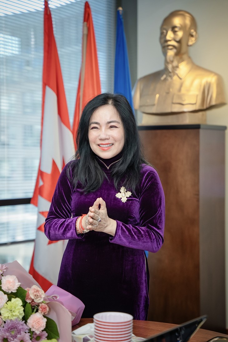   Tổng lãnh sự quán Việt Nam tại Vancouver gặp mặt cộng đồng - ảnh 2