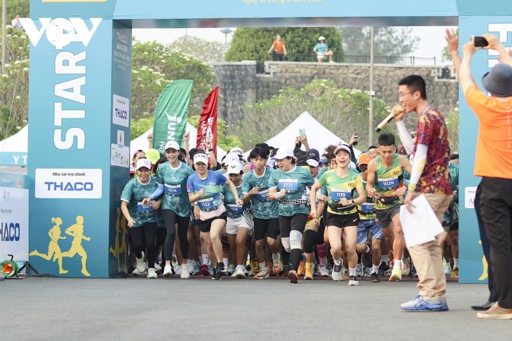 Hơn 2000 người tham gia giải chạy Marathon – Điện Biên Phủ 2024 - ảnh 3