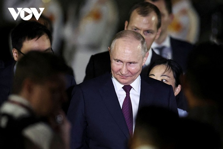 Những hình ảnh đầu tiên chuyến thăm của Tổng thống Nga Putin tới Việt Nam - ảnh 7