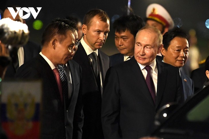 Những hình ảnh đầu tiên chuyến thăm của Tổng thống Nga Putin tới Việt Nam - ảnh 8
