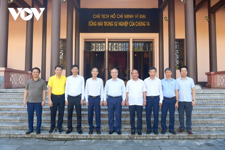 Lãnh đạo VOV dâng hương tưởng niệm Bác Hồ tại Thanh Hóa - ảnh 15