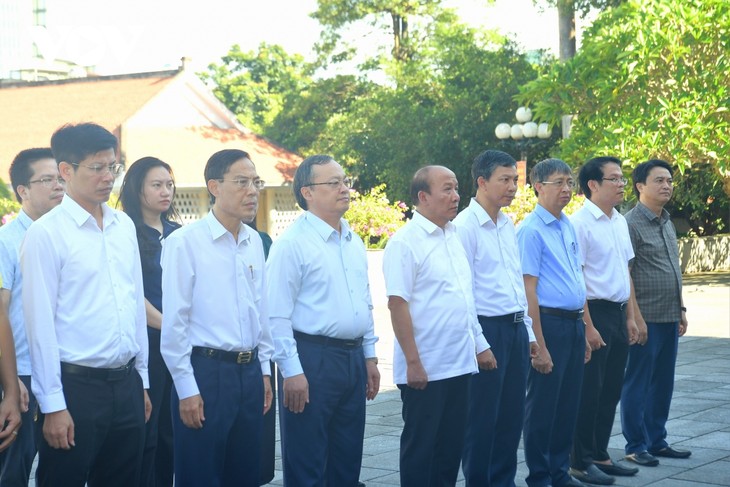 Lãnh đạo VOV dâng hương tưởng niệm Bác Hồ tại Thanh Hóa - ảnh 2