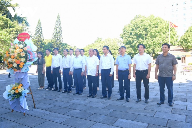 Lãnh đạo VOV dâng hương tưởng niệm Bác Hồ tại Thanh Hóa - ảnh 3
