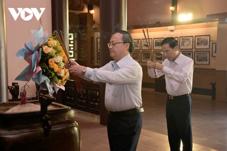 Lãnh đạo VOV dâng hương tưởng niệm Bác Hồ tại Thanh Hóa - ảnh 5