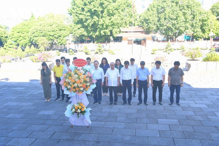 Lãnh đạo VOV dâng hương tưởng niệm Bác Hồ tại Thanh Hóa - ảnh 6